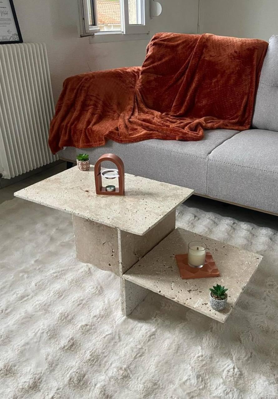 Table basse travertin (bord dépassant)