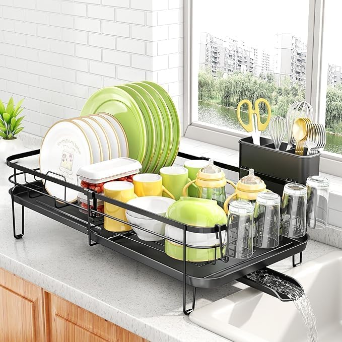 Égouttoir à Vaisselle, Extensible (32,5 cm à 54,6 cm) Egouttoir à Vaisselle avec Porte-ustensiles Porte-gobelet, Egouttoir à Vaisselle en Acier Inoxydable pour Comptoir de Cuisine, Noir