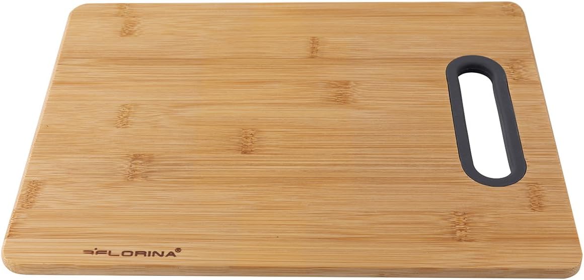 Planche a Découper en Bambou (23,5 x 30,5 cm) I Planche en Bois avec Poignée en Silicone TITOLARE I Antibactérienne I Planche a Découper pour le Fromage, la Viande, les Fruits, les Légumes