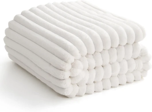 Plaid Couverture Polaire 220x240 cm, Couverture lit 2 Personnes, Couverture Flanelle en Microfibre 240x220 cm, Jeté de Canapé Chaude et Douce Blanc, Plaid Fourrure Canapé Grand