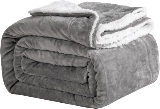 Plaid Douillet, 150 x 200 cm, Gris, en Polaire, Couverture Sherpa, jeté de canapé, Chaude et Douce pour l'hiver (Gris, 150 x 200 cm)