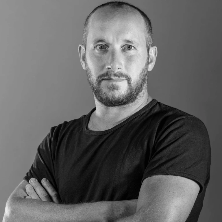 Interview de Hugo Delavelle : Ostal - Une collection qui allie design moderne et savoir-faire ancestral