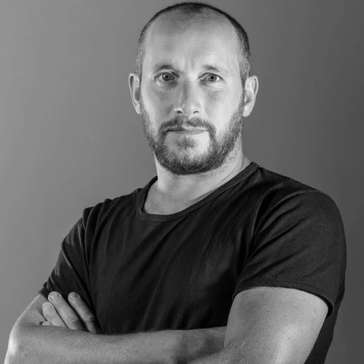 Interview de Hugo Delavelle : Ostal - Une collection qui allie design moderne et savoir-faire ancestral