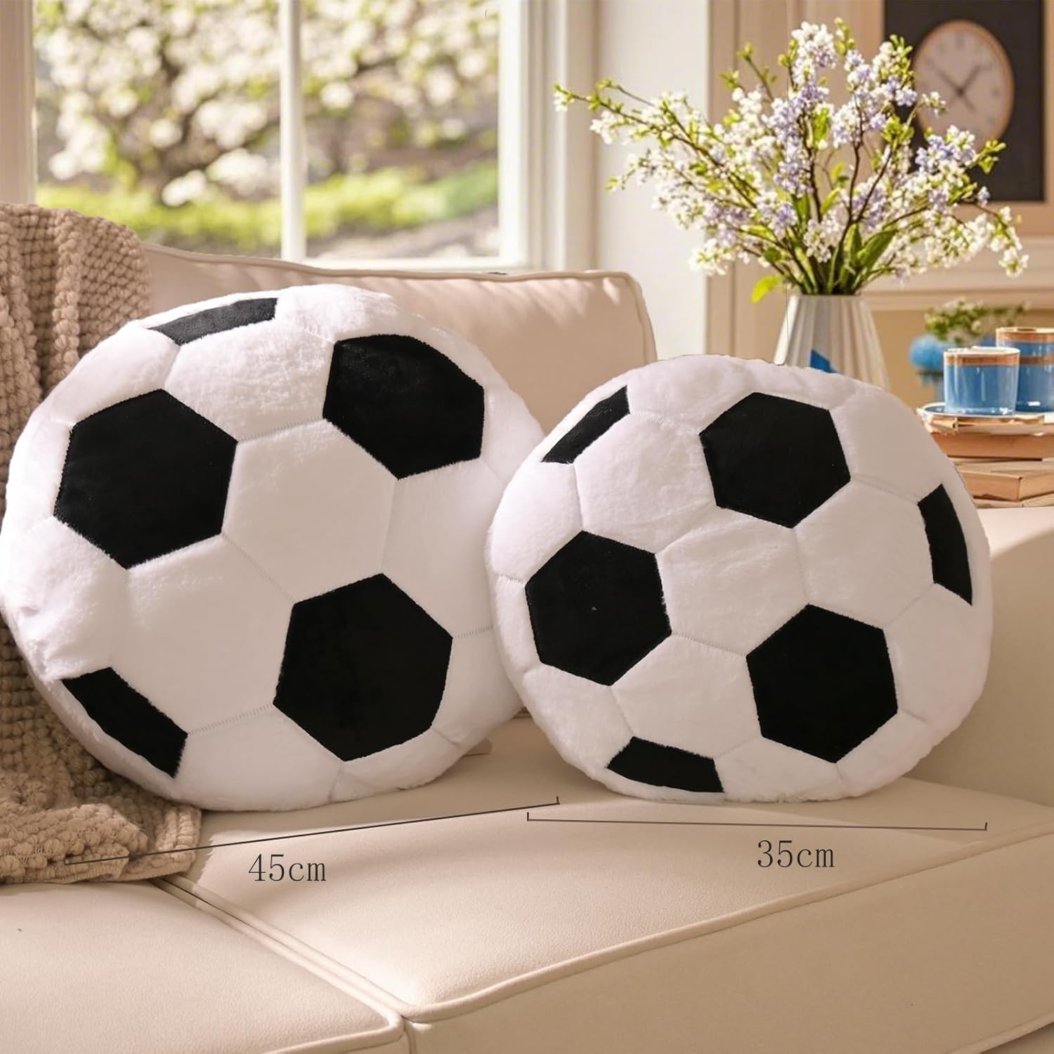 Coussin Football Peluche, Ballon de Foot Décoration Enfant, Oreiller Canapé Décoratif, Décoration Maison Douceur, Cadeau pour Garçon Fan de Sport, Lavable 35x35cm Petit 35 x 35 cm Football