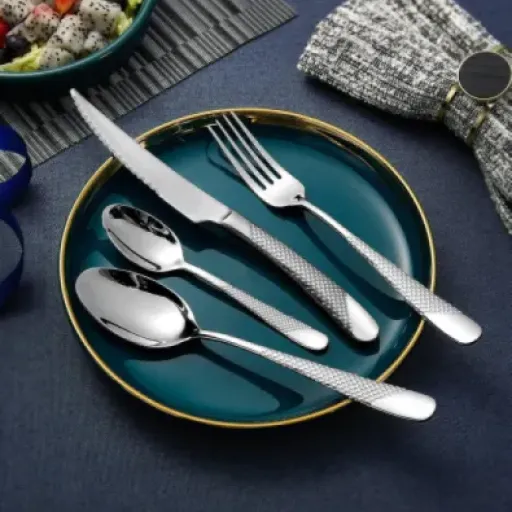 Test couverts Xideman 24 pièces : des couteaux qui coupent vraiment (et pas que sur la fiche produit)