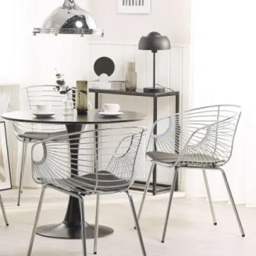 Test Beliani Hoback : des chaises métal/cuIr qui font le job sans trop de chichis