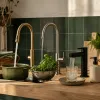 Robinetterie design : le débit, la finition et le bec qui changent l'usage au quotidien