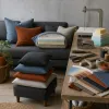 Le coussin n'est pas un figurant : matières et compositions pour un canapé abouti